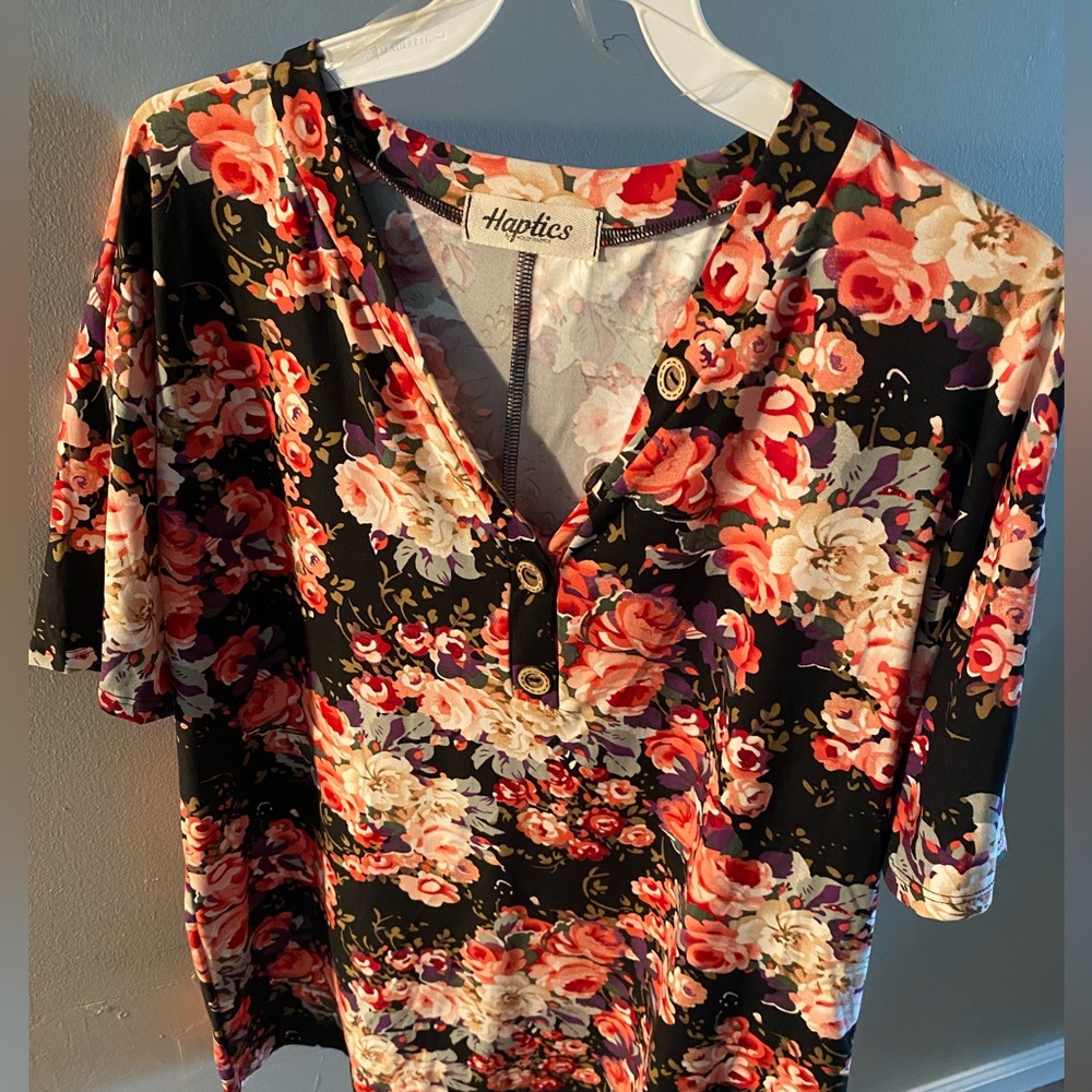 🌙🌸 Haptics Midnight Floral Blouse – Size Medium | NWT 🌸🌙